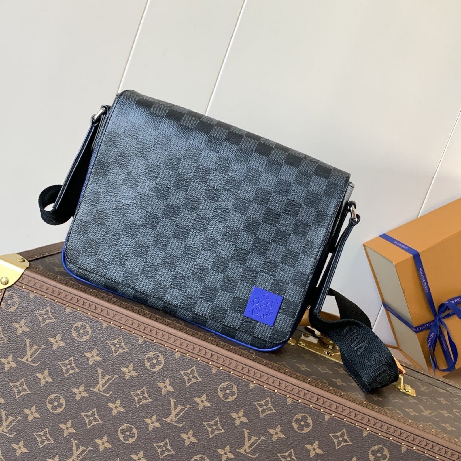 LV MEN bag 50817A