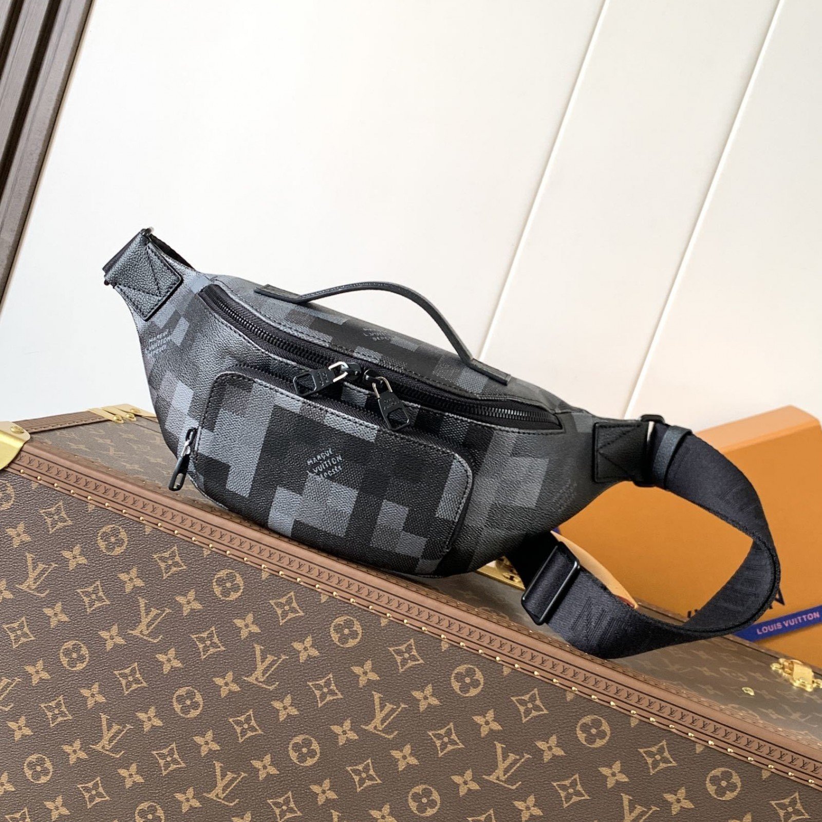 LV MEN bag 50817A