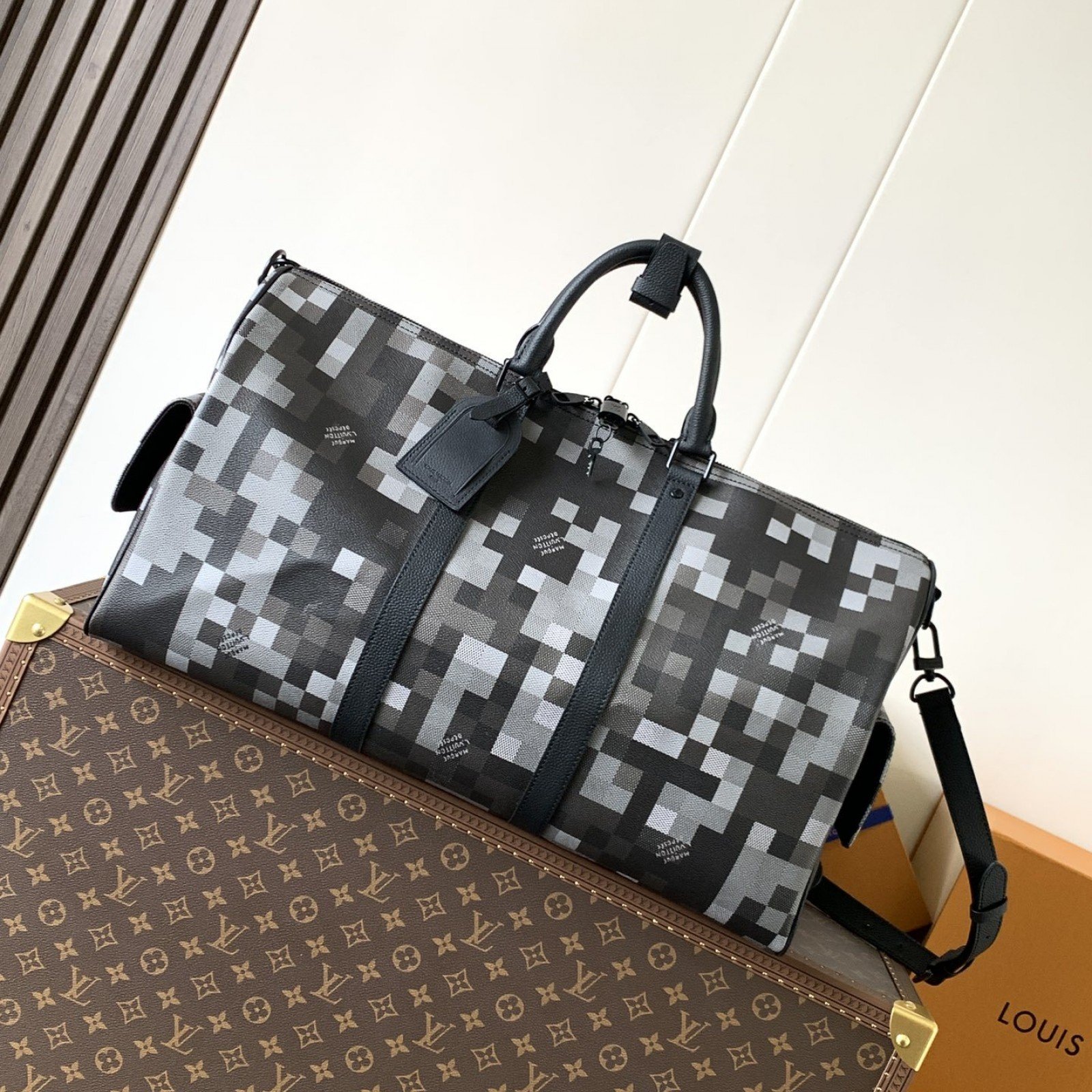 LV MEN bag 50817A