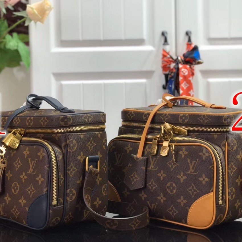 LV MESSENGER BAG M44937XP