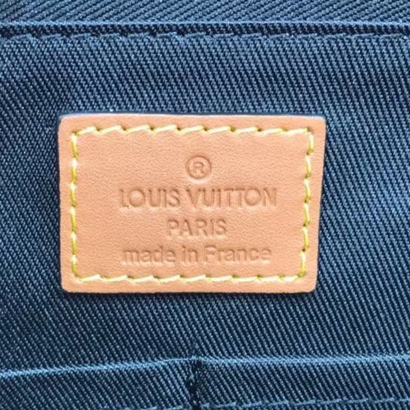 LV MESSENGER BAG M48219AP