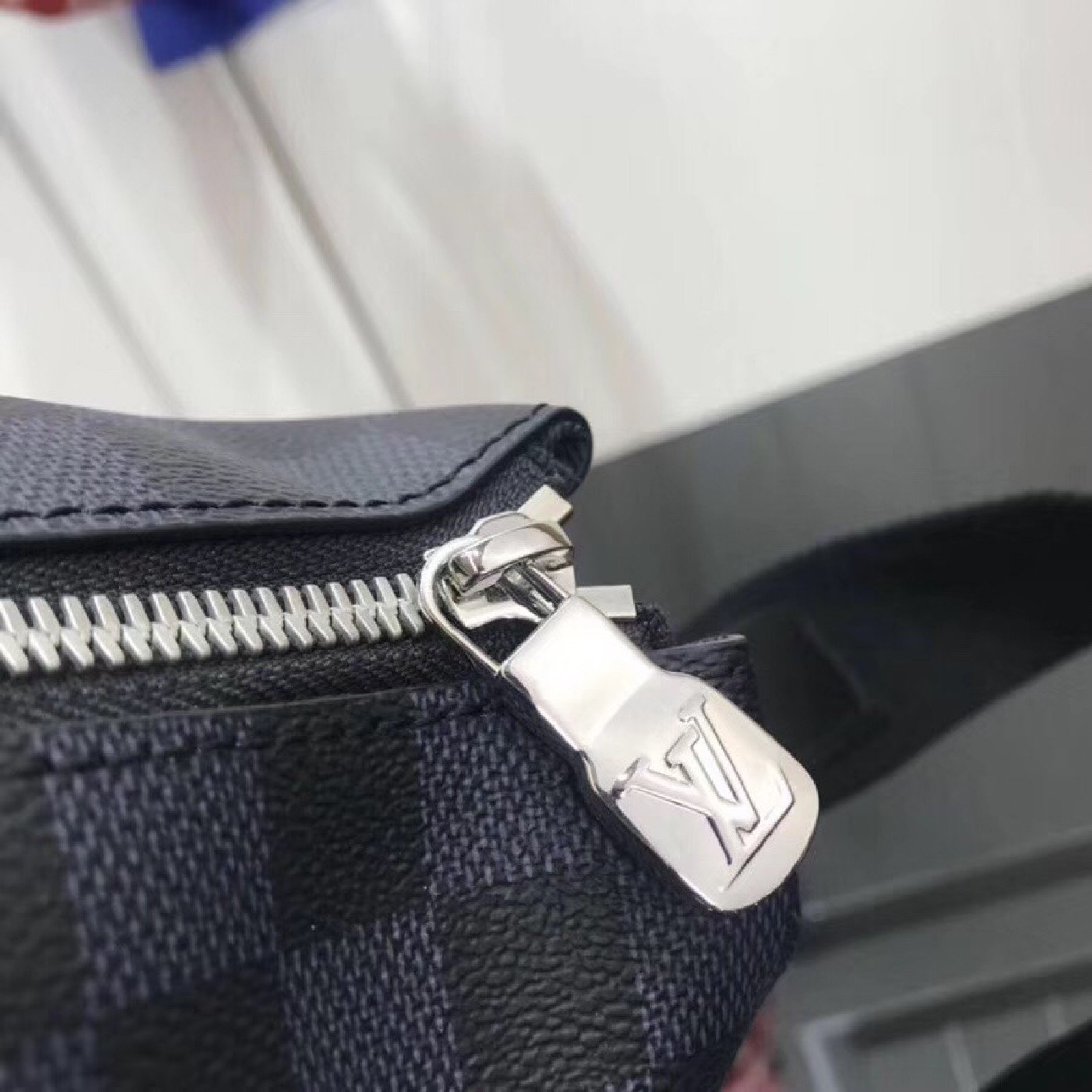 LV MESSENGER Bag M42416