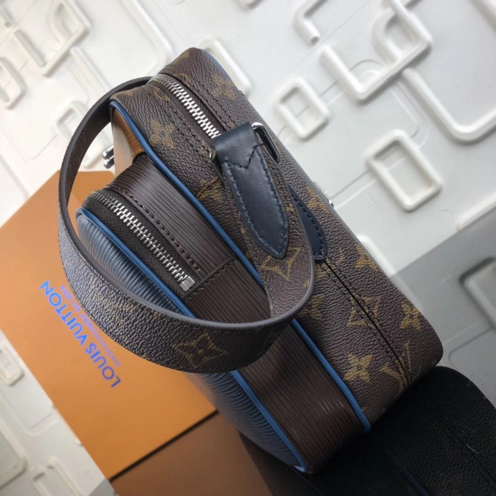 LV NIL SLIM Bag M51465