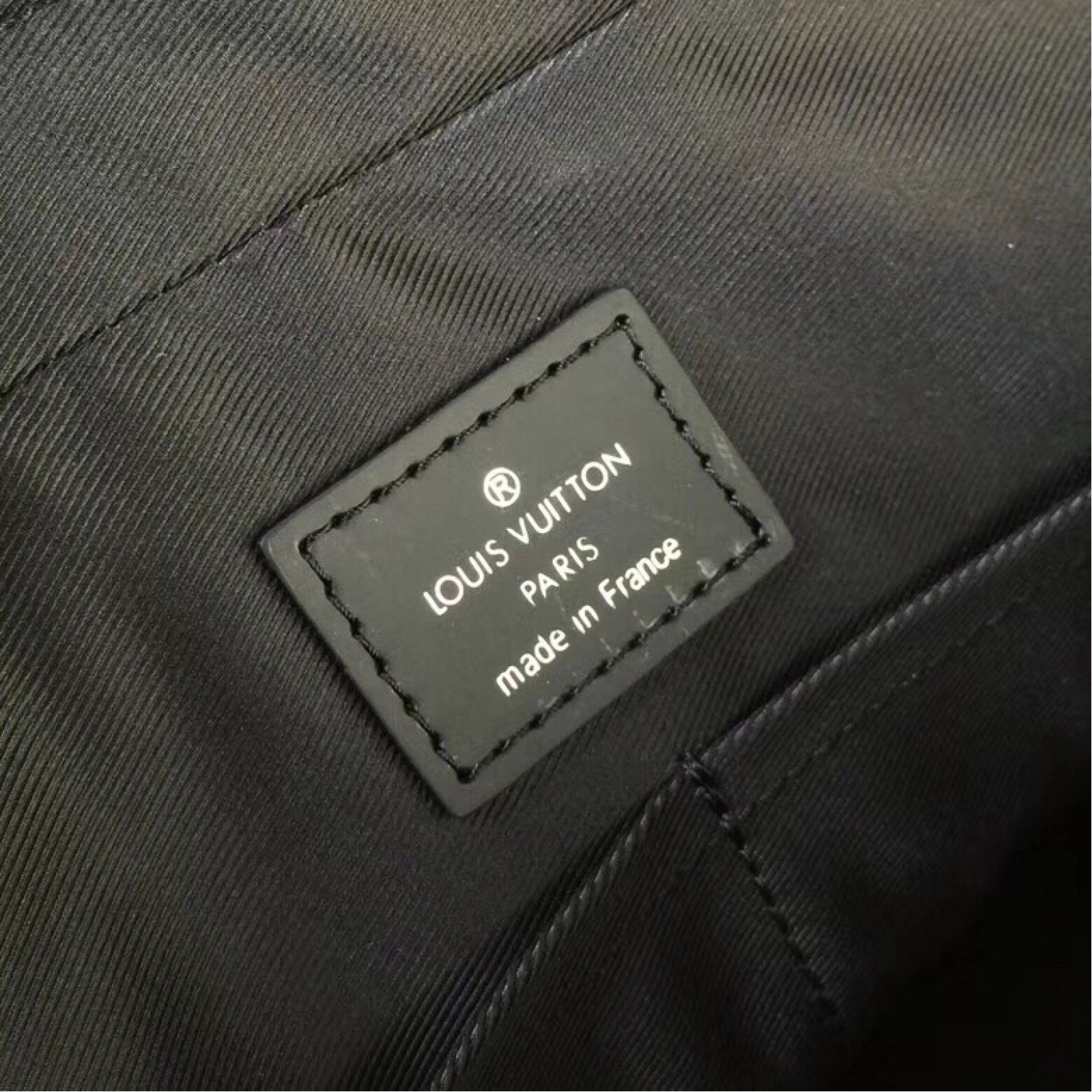 LV ODYSSEY BRIEFCASE M44222