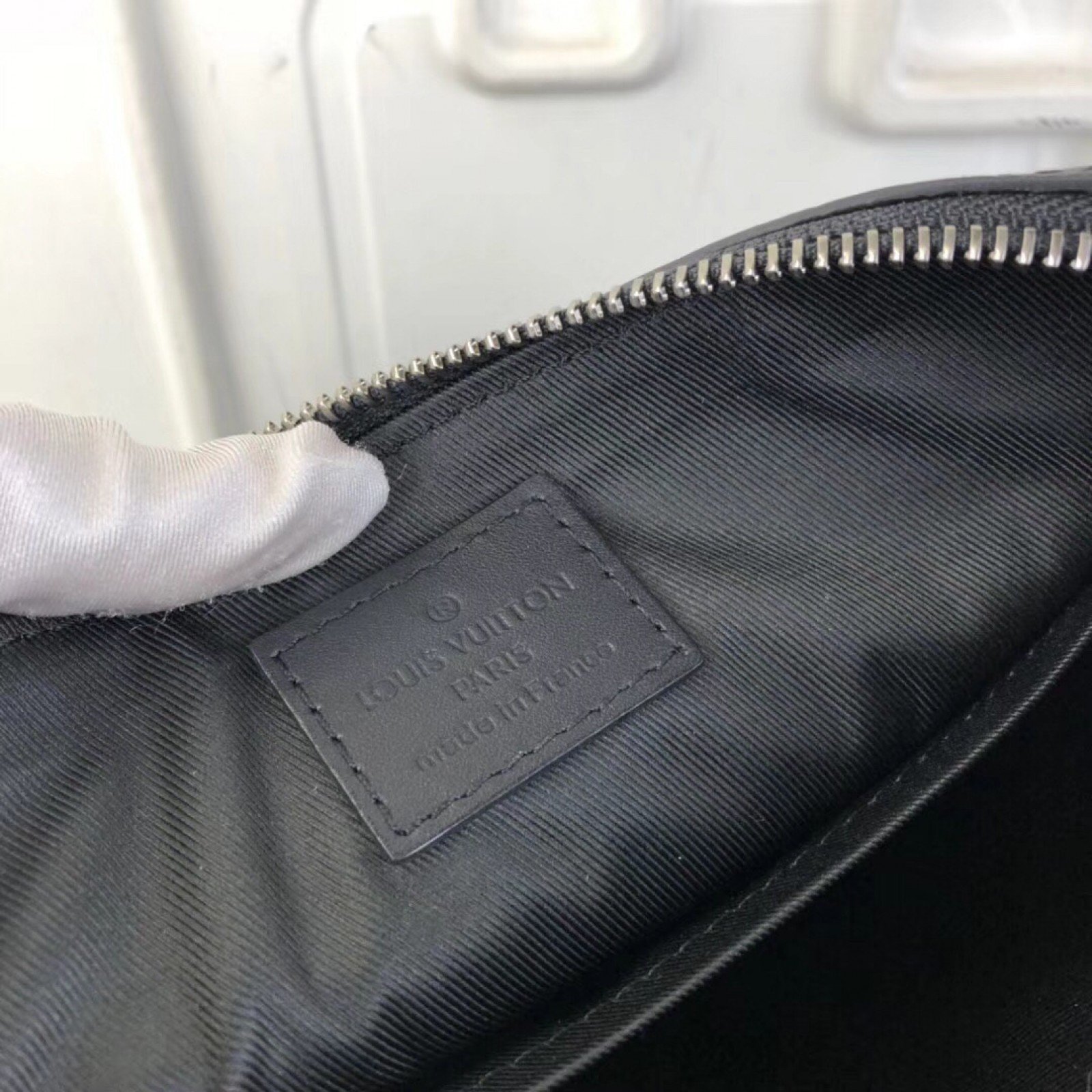 LV SAC MESSENGER BB N42418