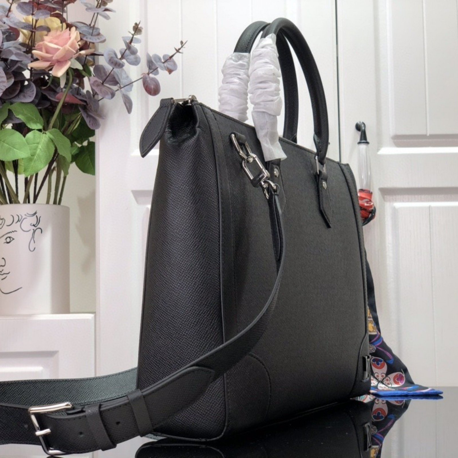 LV SLIM BRIEFCASE M30810