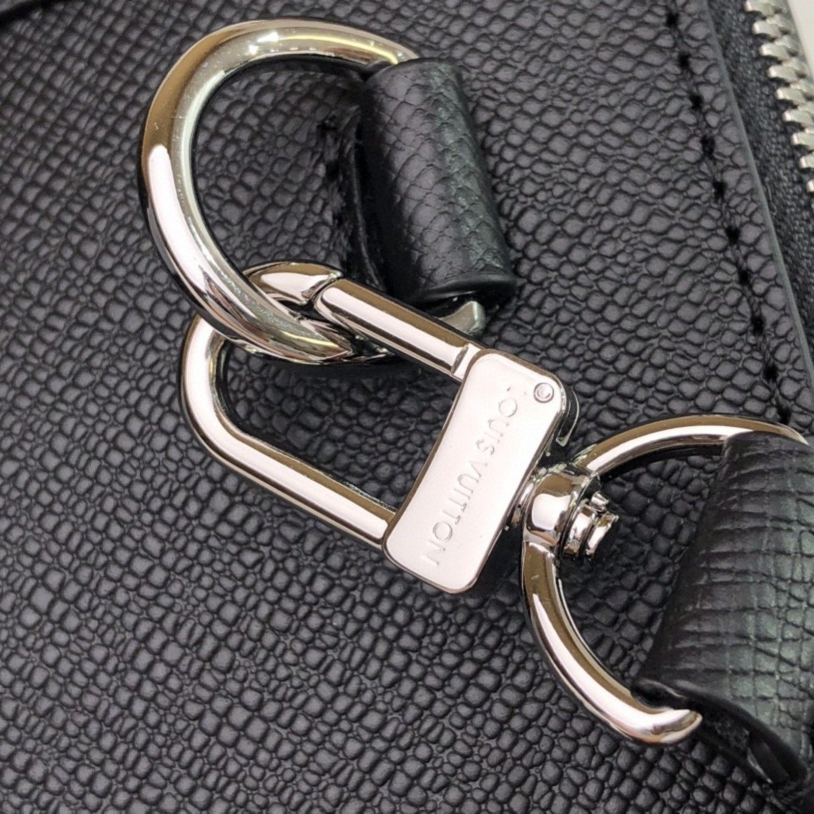 LV SLIM BRIEFCASE M30810
