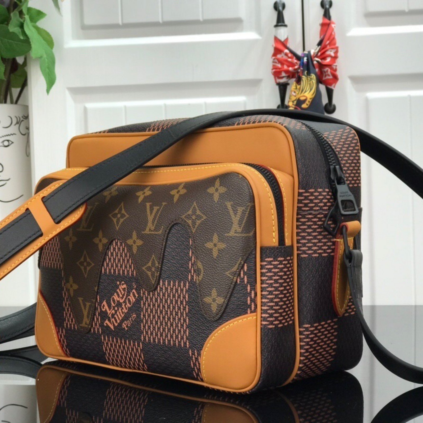 LV Shoulder bag M44757