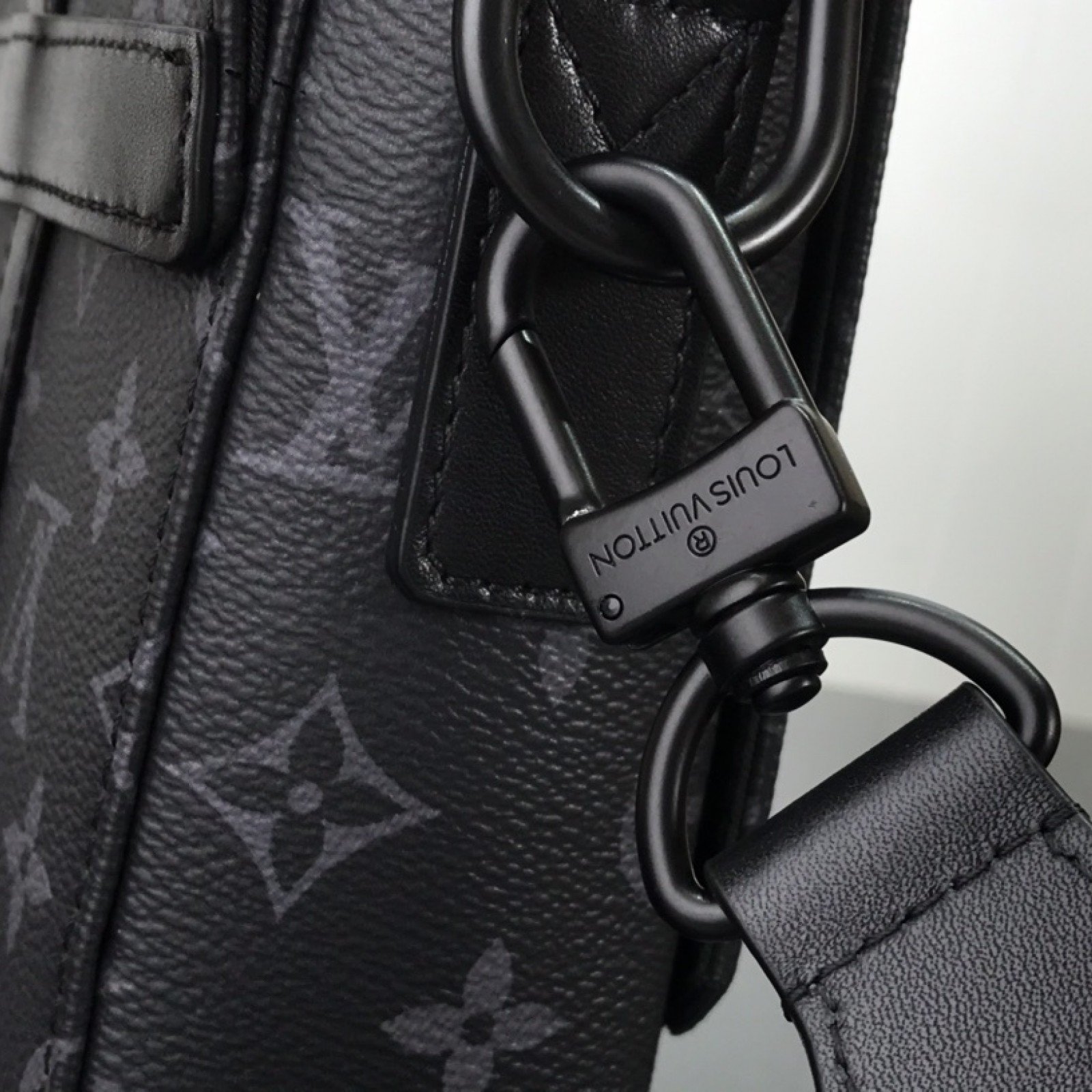 LV TRUNK MESSENGER M45727