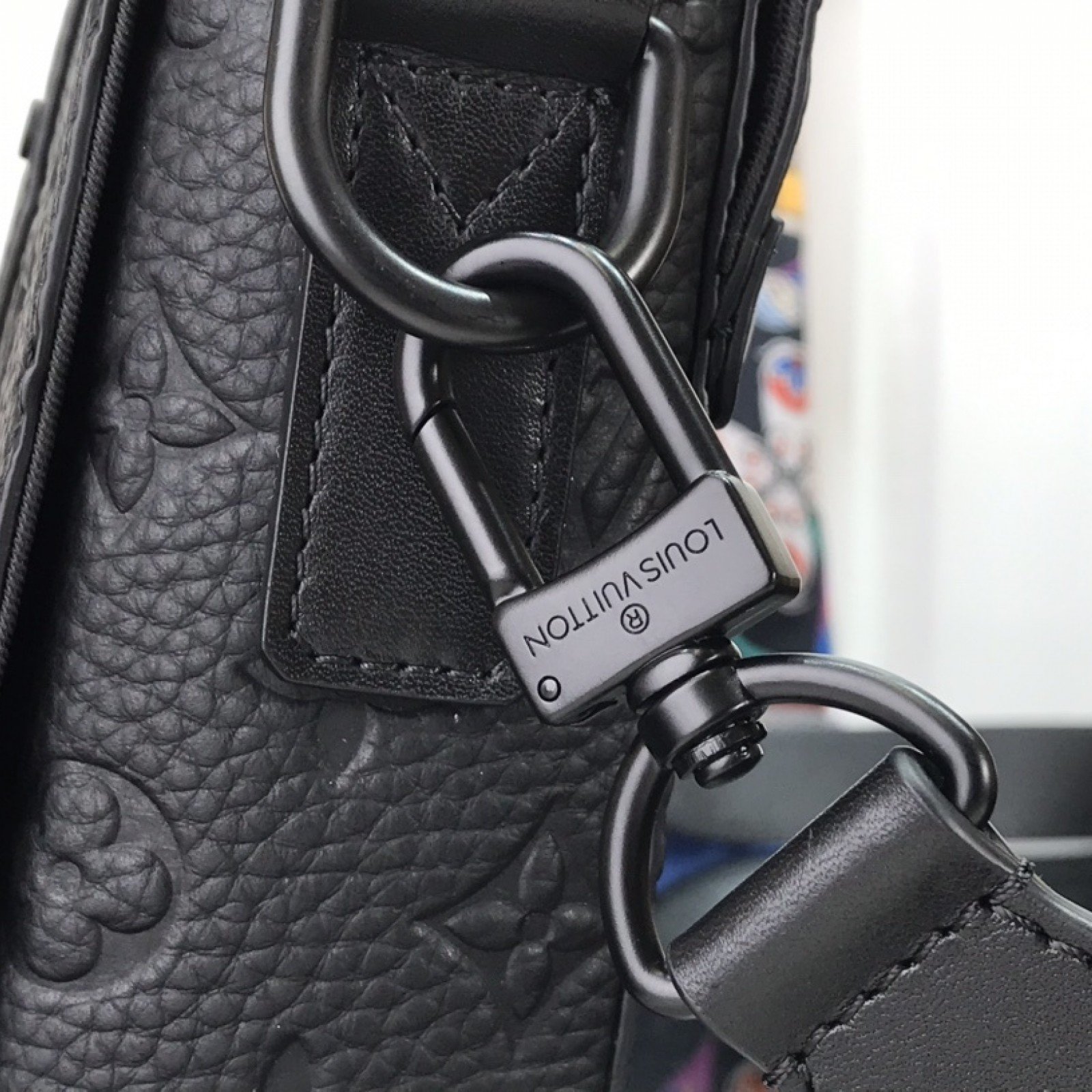 LV TRUNK MESSENGER M57726