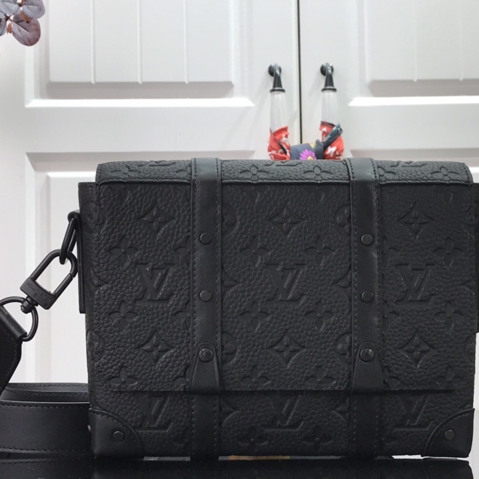 LV TRUNK MESSENGER M57726