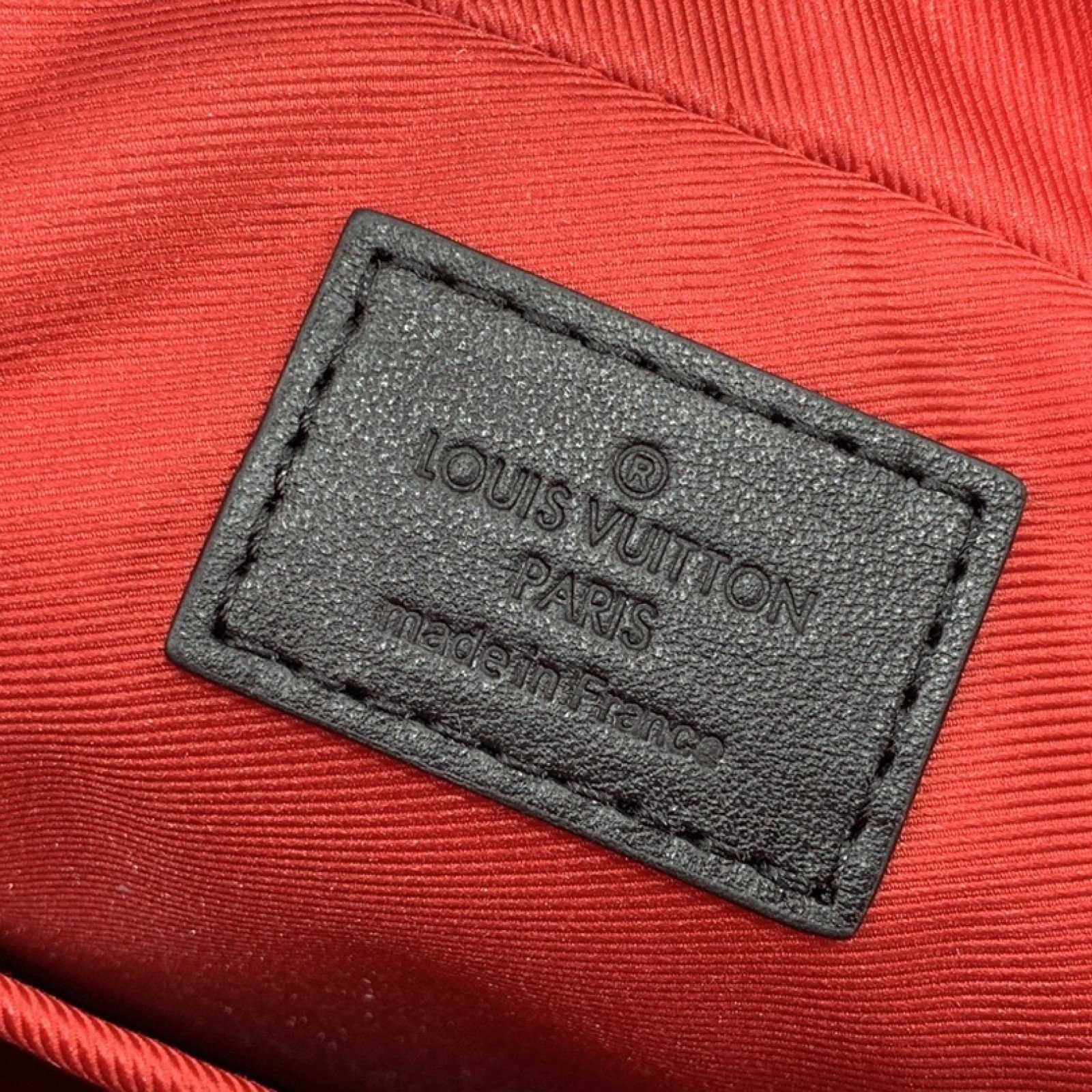 LV UTILITY MESSENGER BAG N40280
