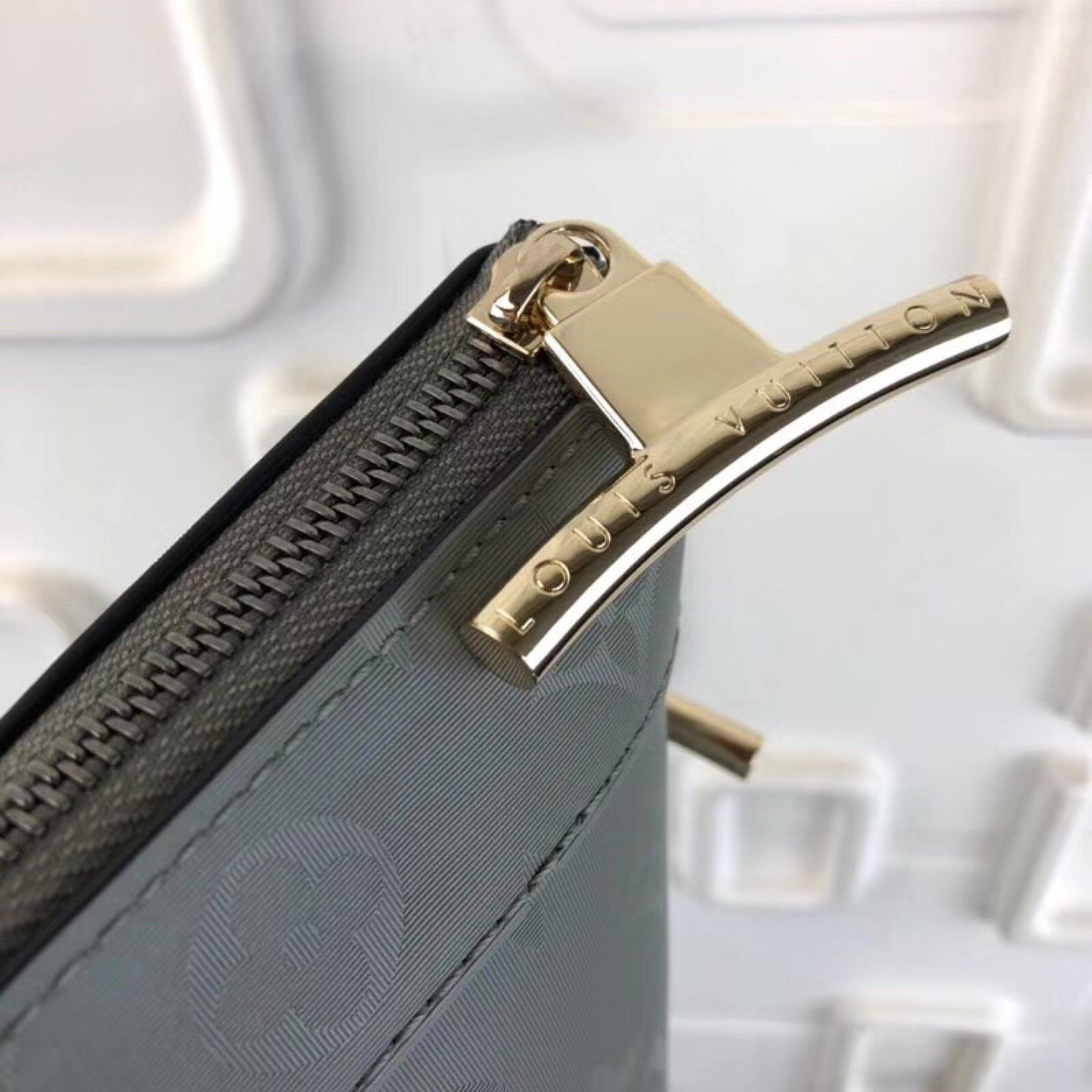 LV ZIPPED TOTE Bag M43887