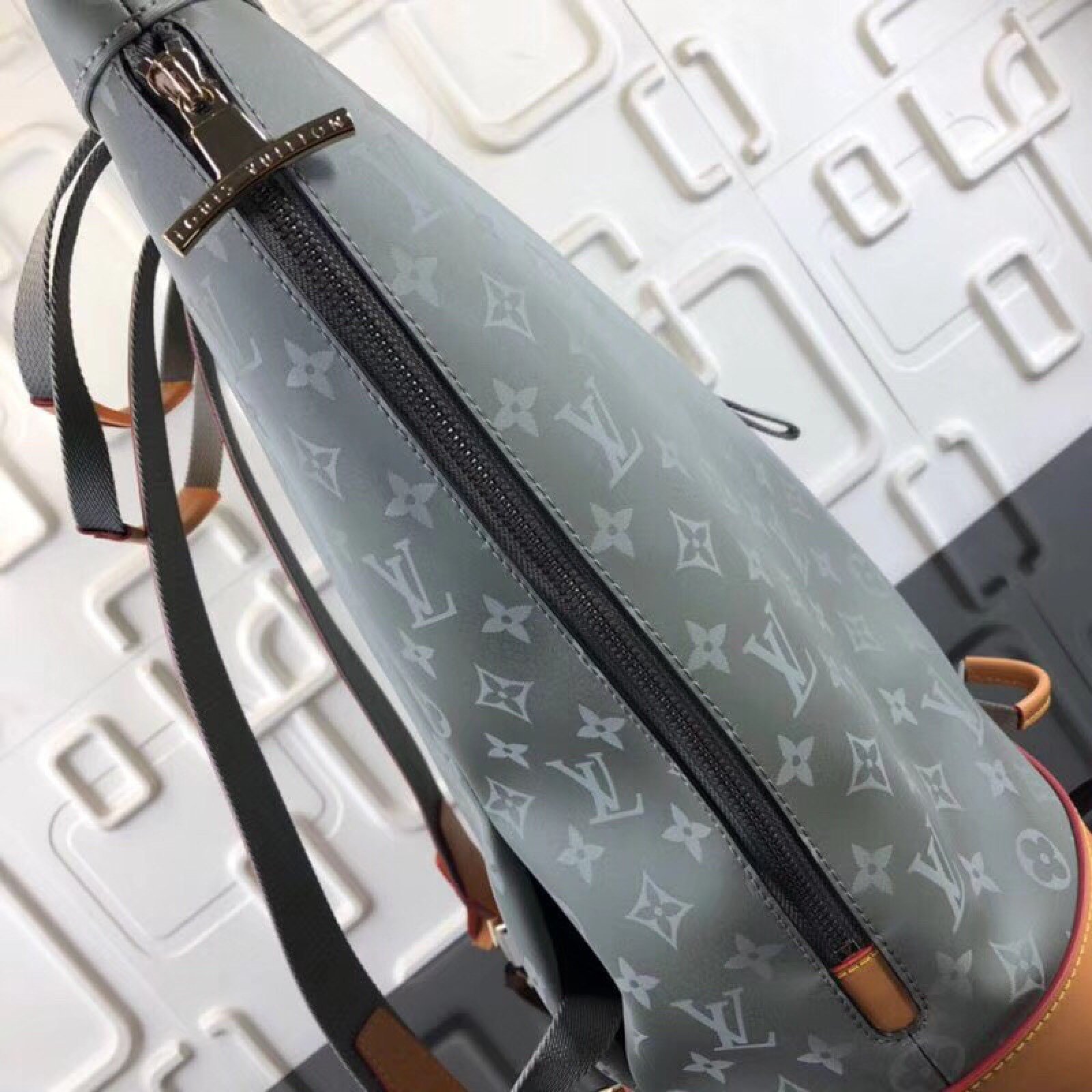 LV ZIPPED TOTE Bag M43887