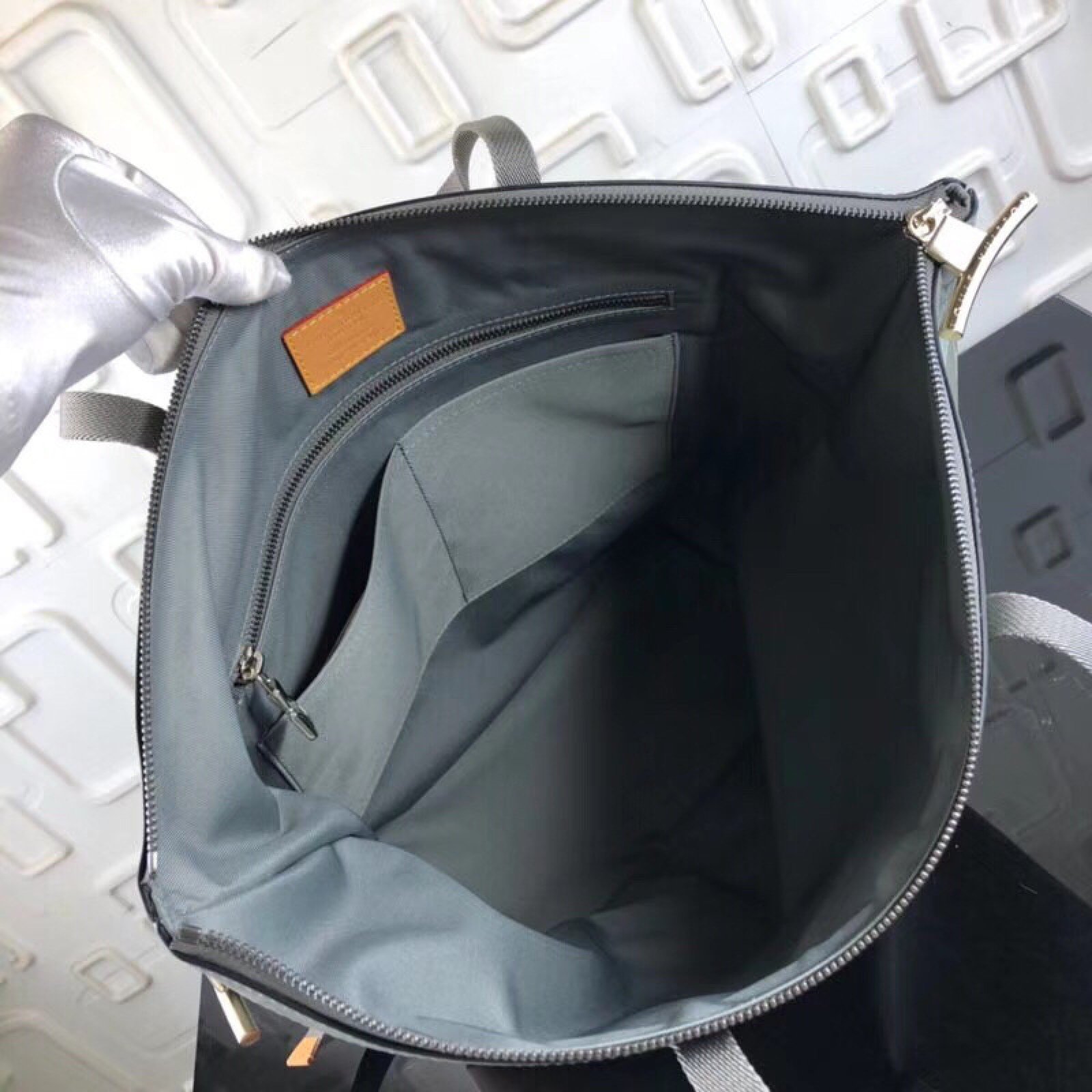 LV ZIPPED TOTE Bag M43887