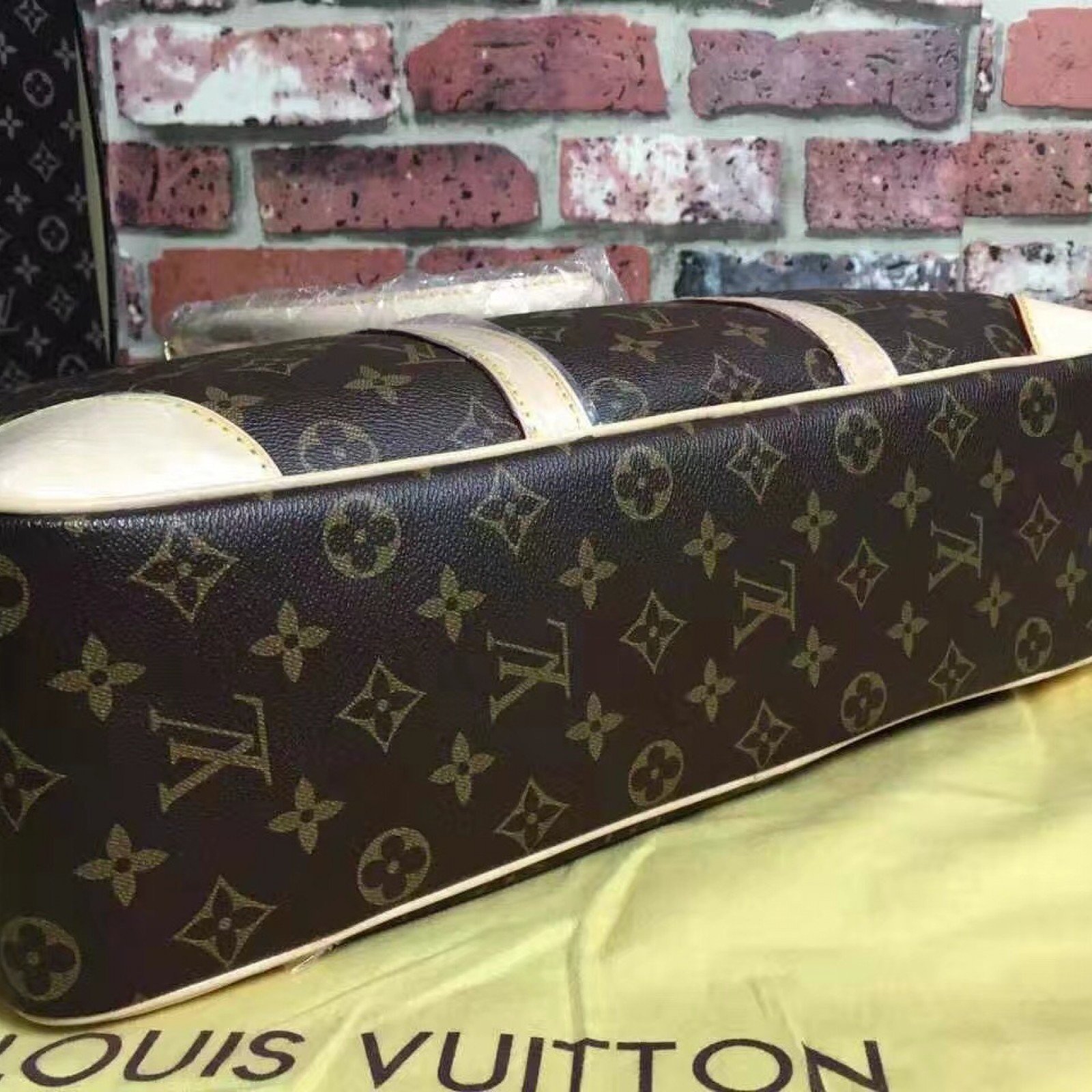 LV handbag M40223