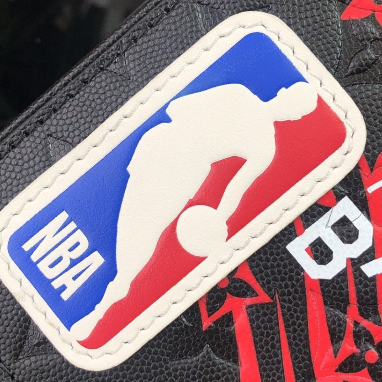 LVXNBA STUDIO MESSENGER M58498