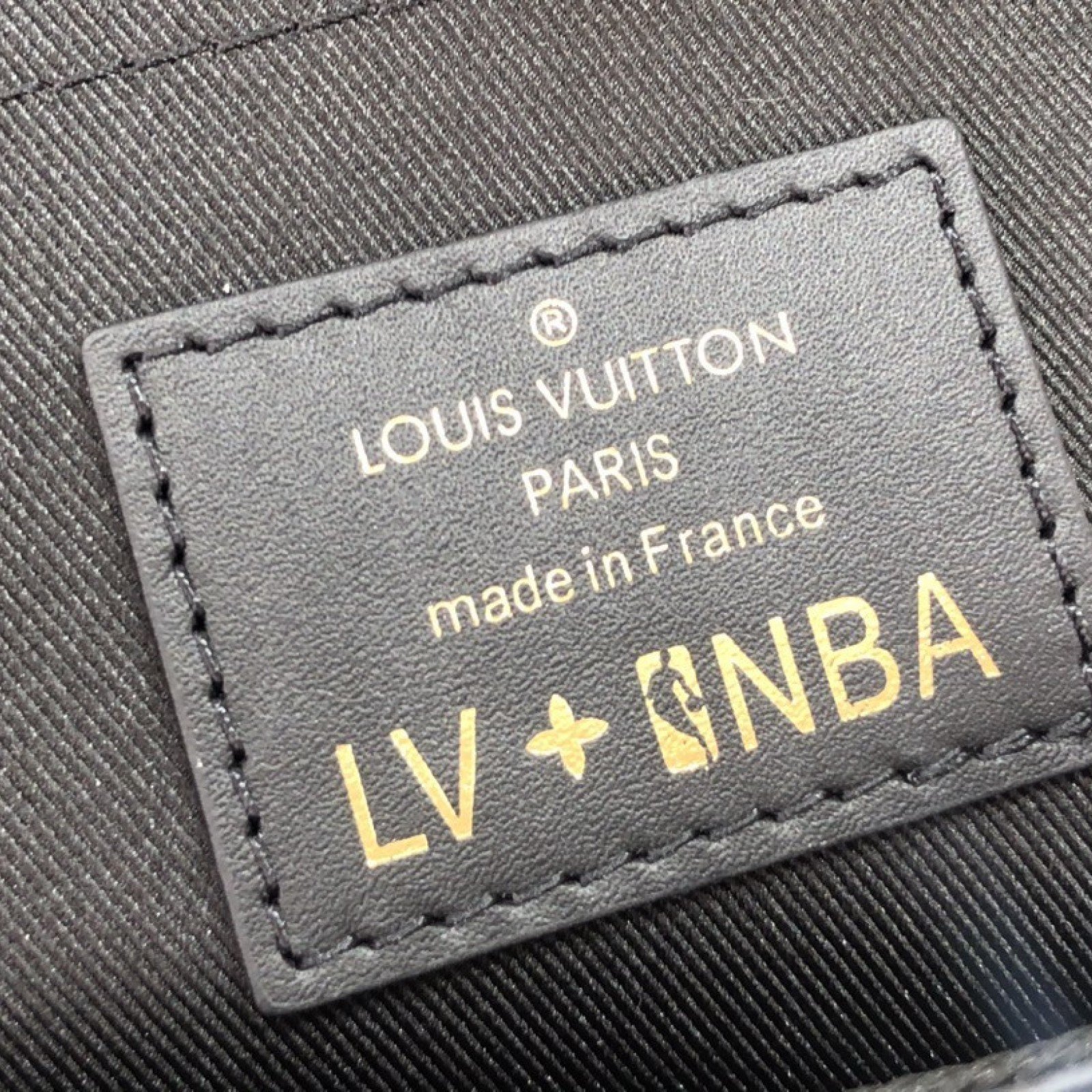 LVXNBA STUDIO MESSENGER M58498