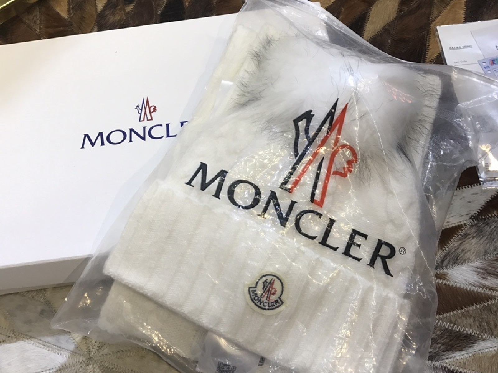 Scarves&Beanies with Pom Pom