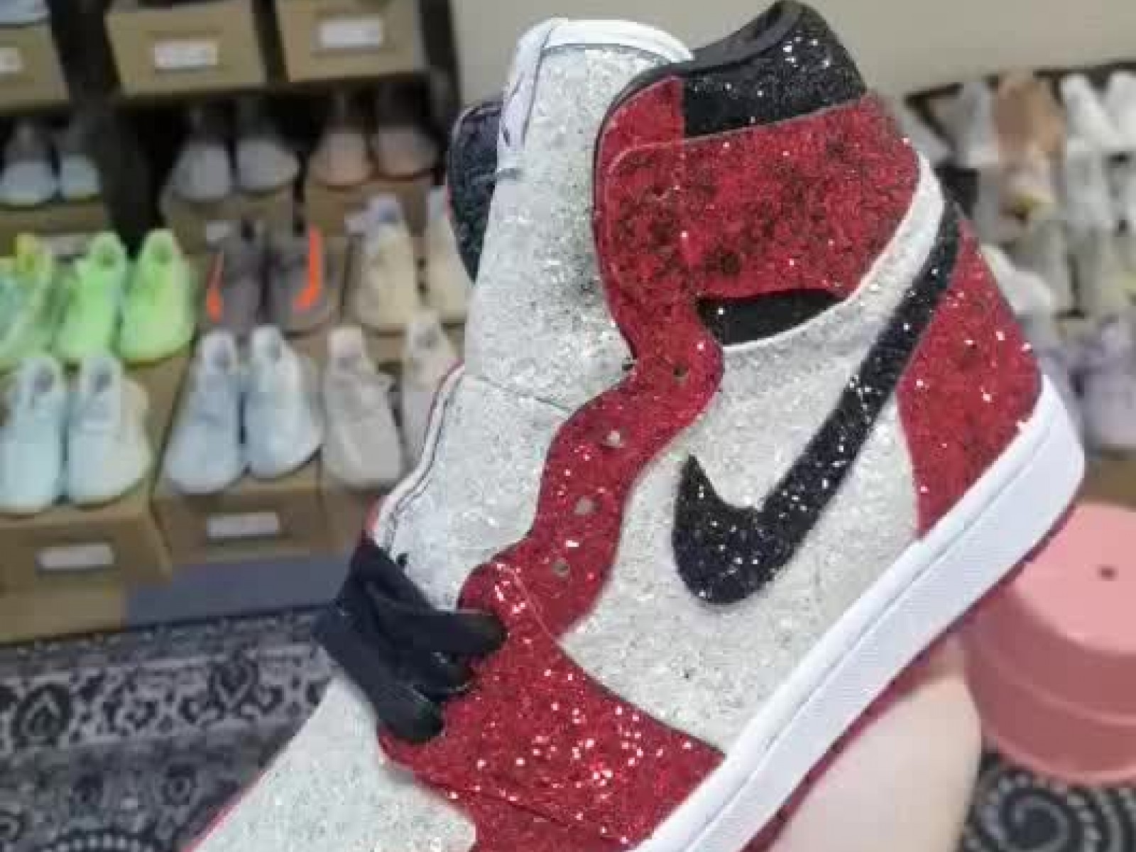 Air Jordan 1 Bred Diamond [CK5566-610]