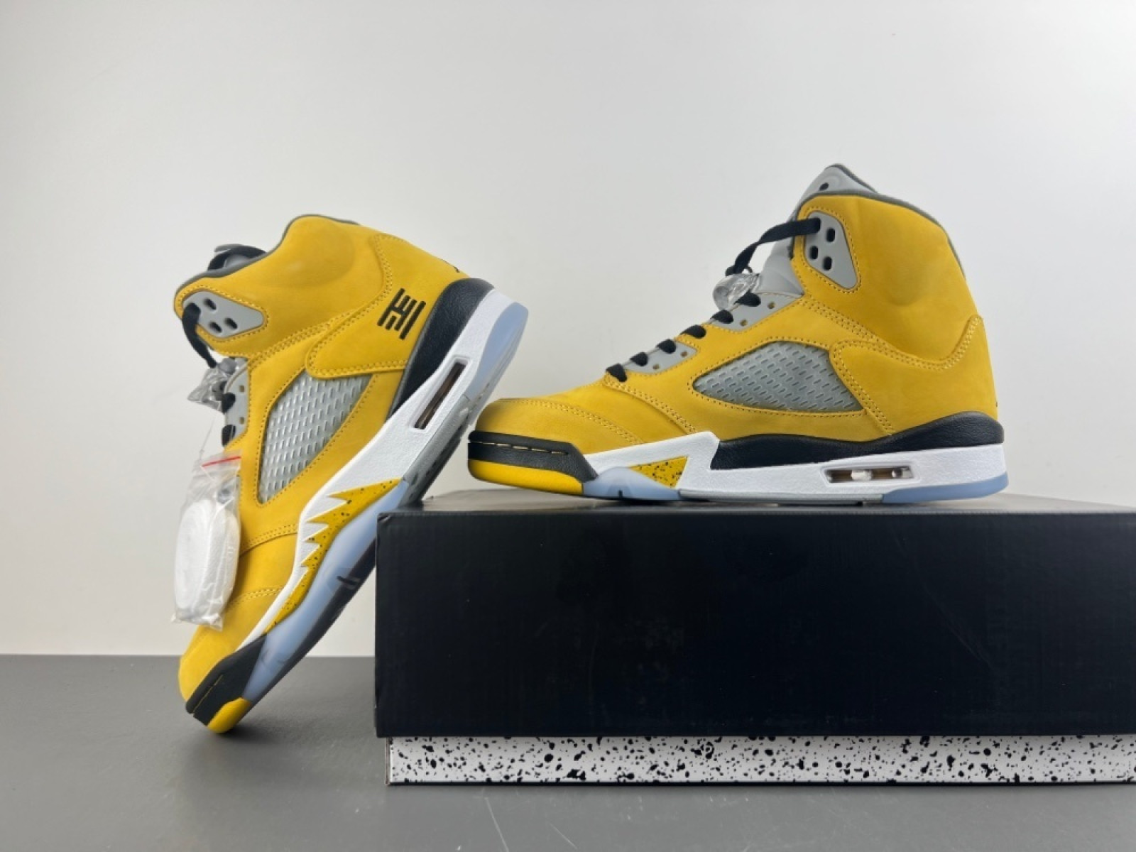Air Jordan 5 Tokyo & NY Pack Limited Edition