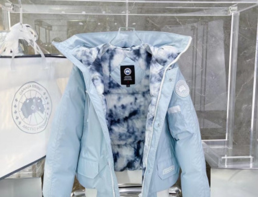 CN104 Men's Canada Goose  New Men's Canada Goose's Short Sleeve Down Jacket for Both Men's Canada Goose and WoMen's Canada Goose