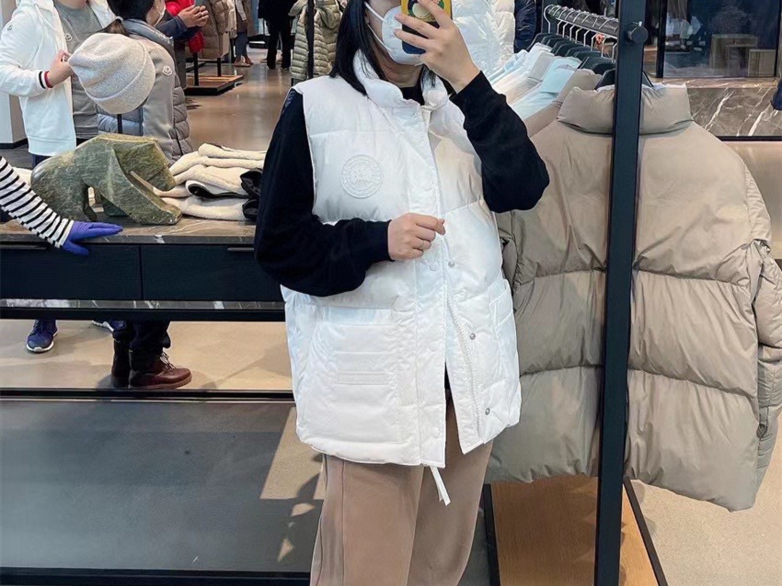 CN106 Mens Canada Goose VEST  New Mens Canada Gooses Down Vest for Both Mens Canada Goose and WoMens Canada Goose