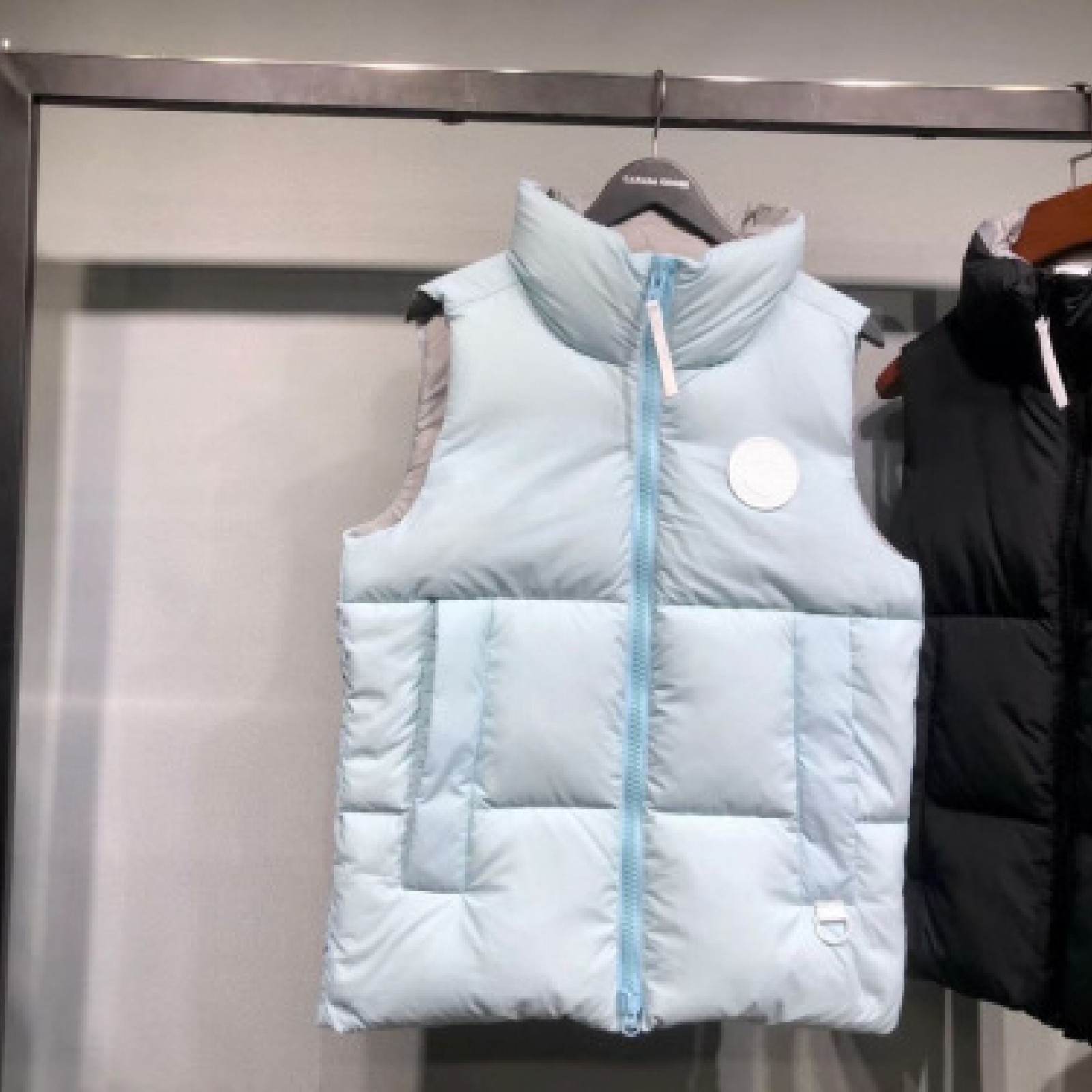 CN108 Mens Canada Goose/WOMens Canada Goose VEST  New WoMens Canada Gooses and Mens Canada Gooses Down Vest Canada Goose Mens Canada Gooses Down Jacket Top Quality CN175