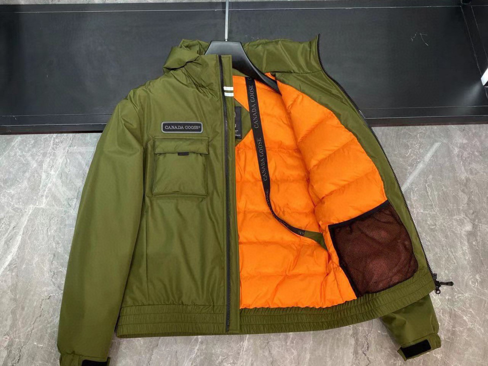 CN137 Mens and Women Canada Goose Down Jacket