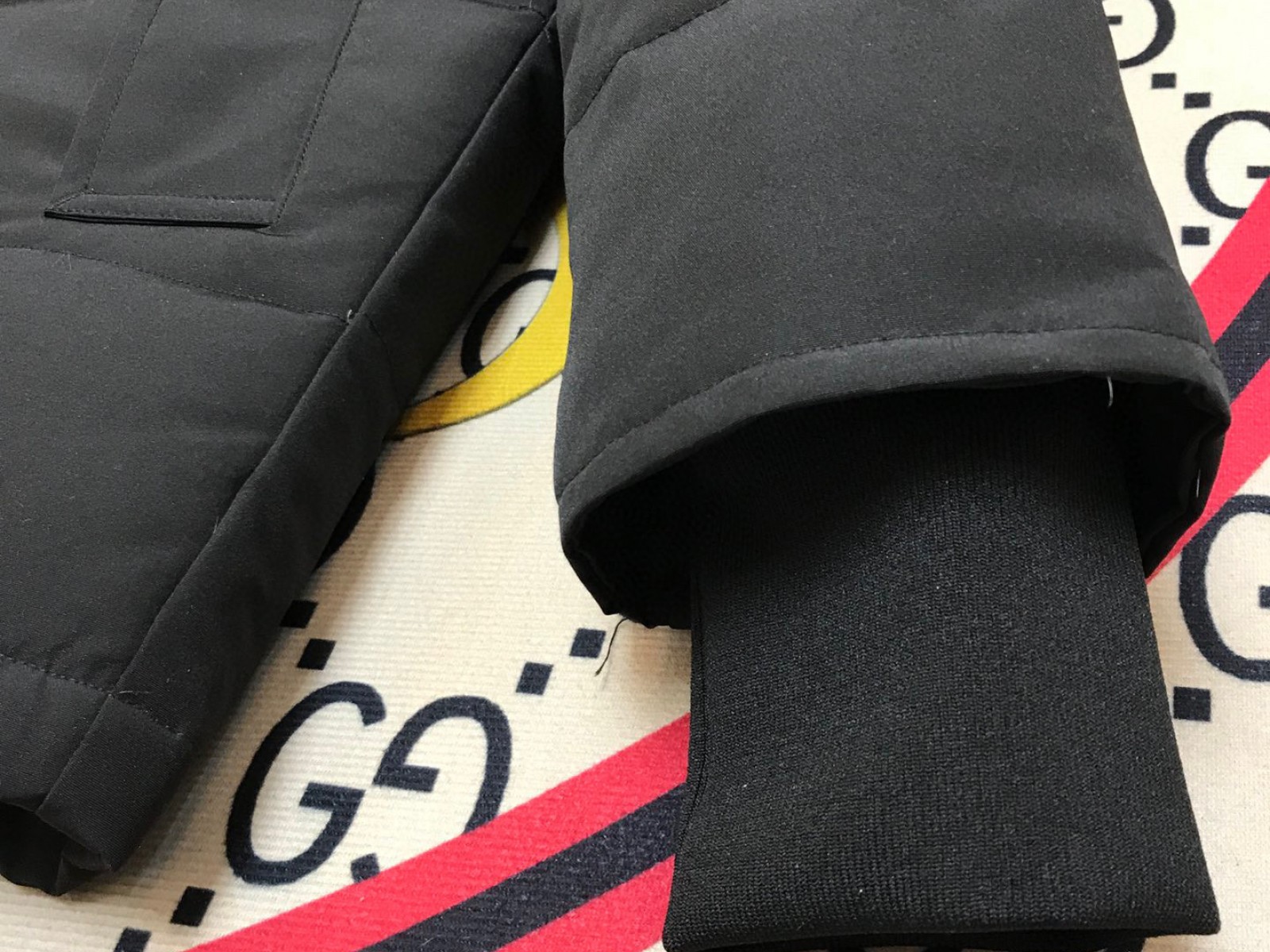 CN101 Mens Canada Goose VEST Classic Mens Canada Gooses Down Jacket