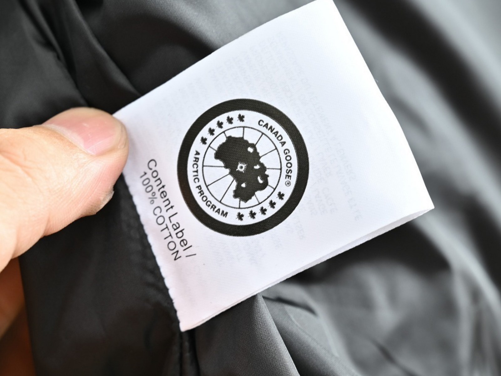 CN184 Mens Canada Goose COAT Bestselling Hooded Mens Canada Gooses Down Jacket