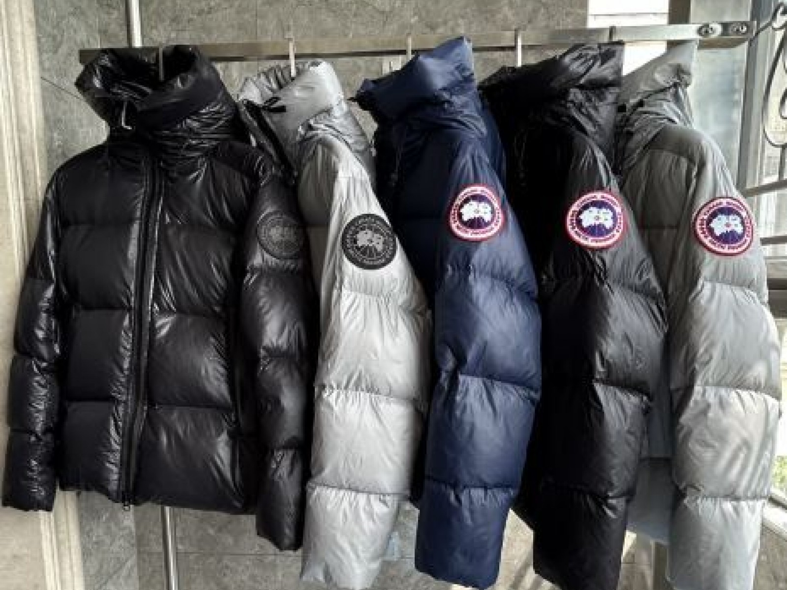 CN144 Mens Canada Goose Mens Canada Gooses Hooded Down Jacket (Updated Version)