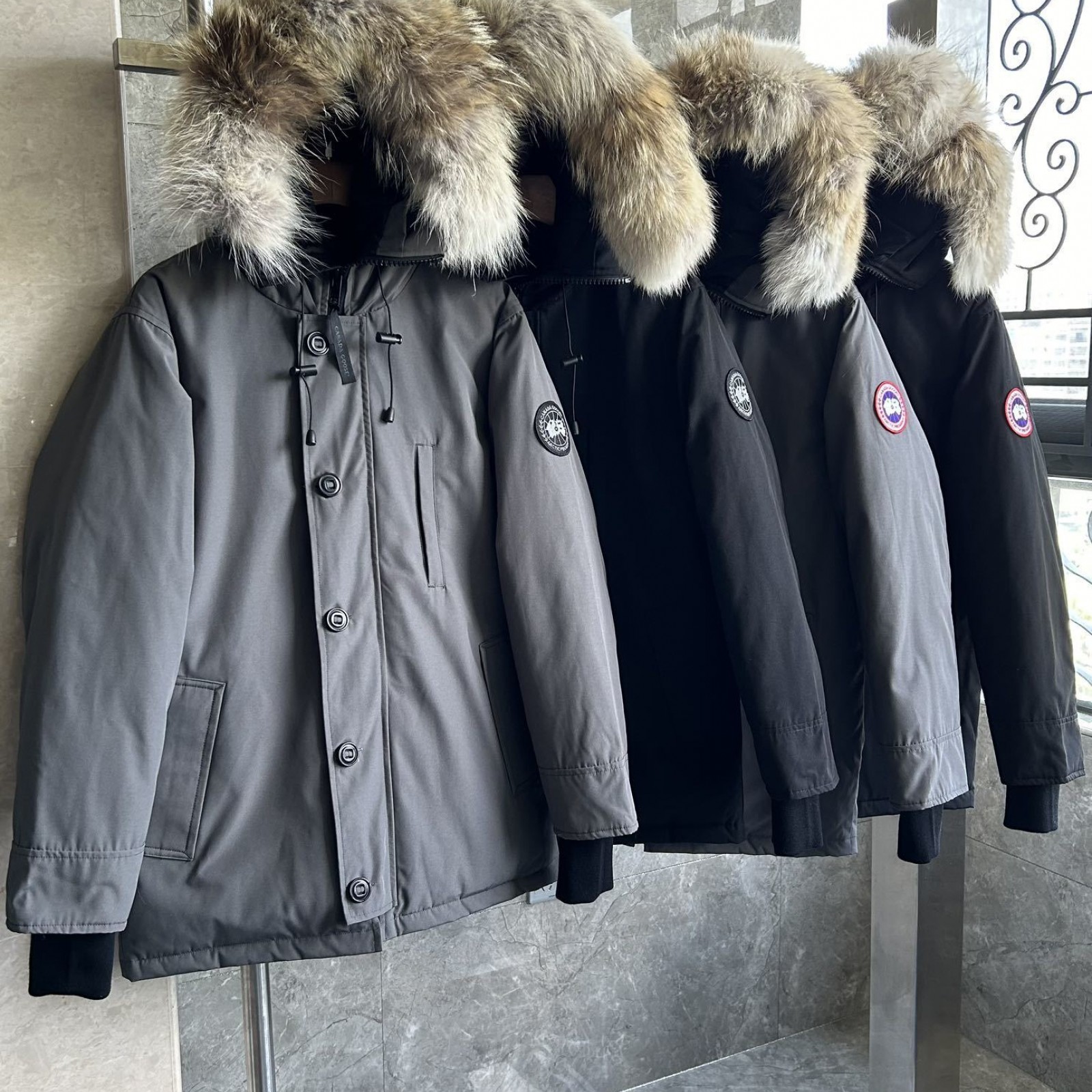 CN145 Mens Canada Goose Mens Canada Gooses Classic Mens Canada Gooses WoMens Canada Gooses Hooded Down Jacket