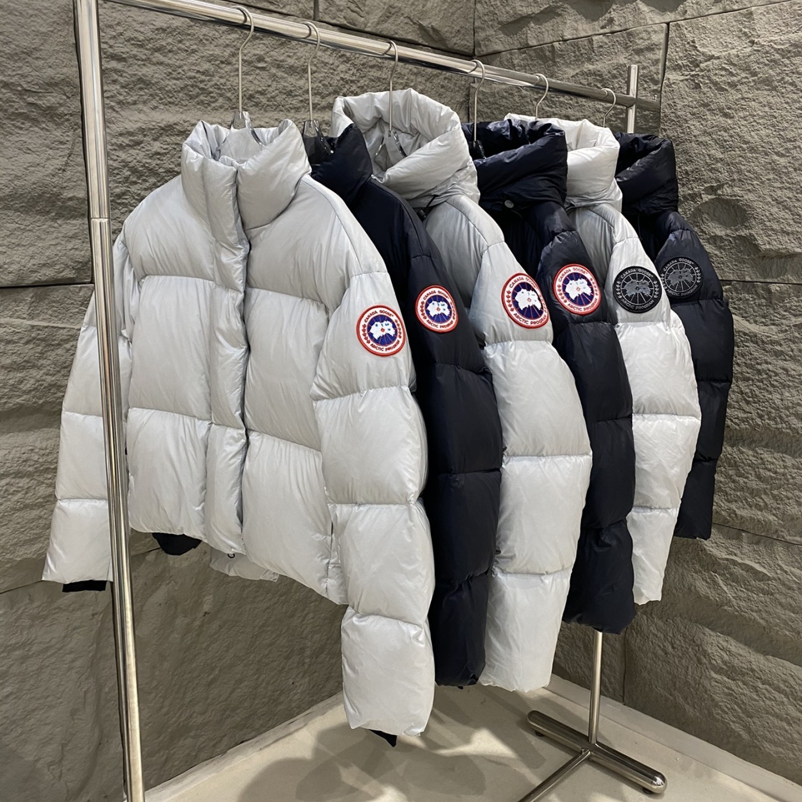 CN170 Mens Canada Goose Coat Latest Collection
