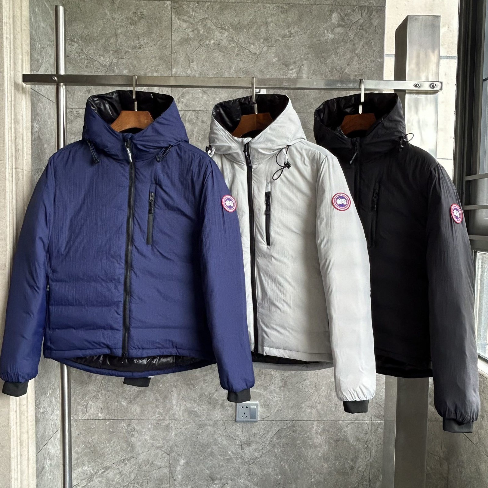 CN150 Mens Canada Goose WinterSpring New Style PlungeSleeve Hooded Down Jacket