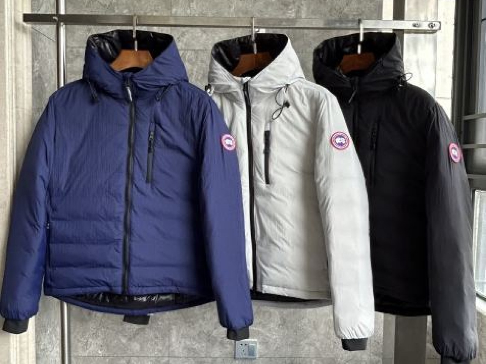 CN150 Mens Canada Goose WinterSpring New Style PlungeSleeve Hooded Down Jacket