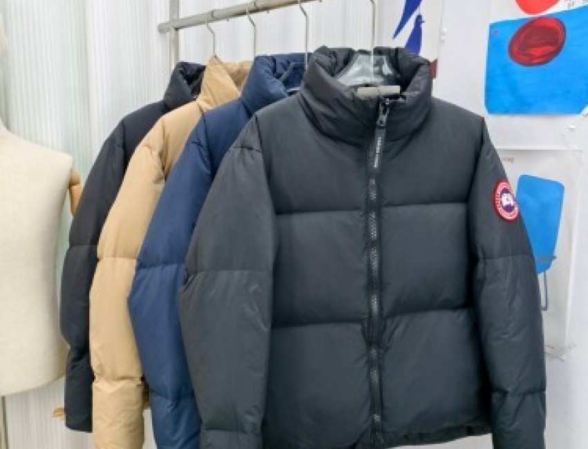 CN109 Men's Canada Goose/WOMen's Canada Goose Men's Canada Goose's WoMen's Canada Goose's Same Style Down Jacket