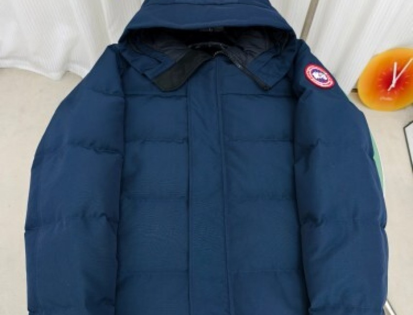 CN183 Men's Canada Goose COAT Men's Canada Goose's hooded down jacket