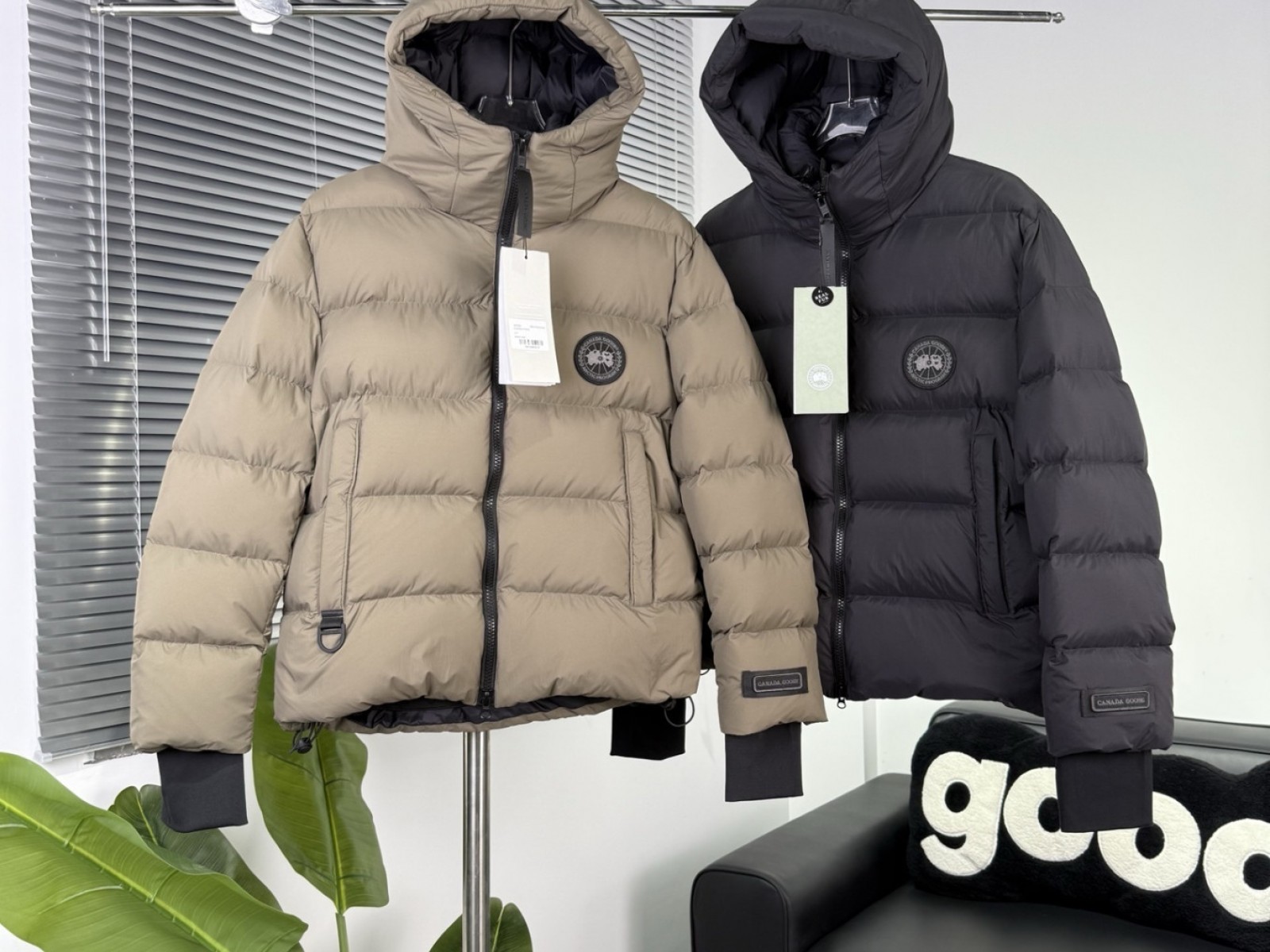 CN204 MENS Hooded Down Coat