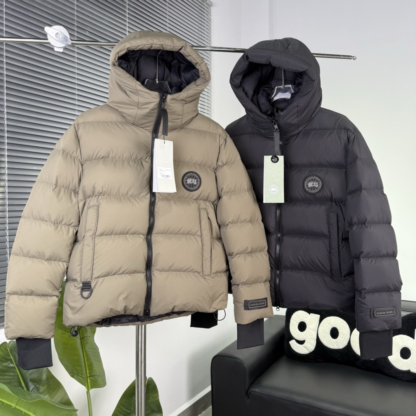 CN204 MENS Hooded Down Coat