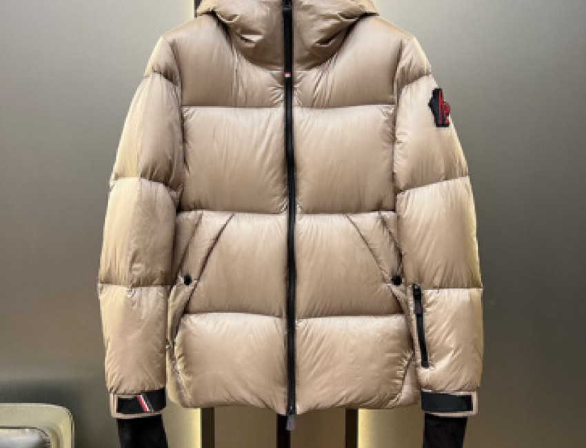 Men's Moncler Down Jacket  (17)
