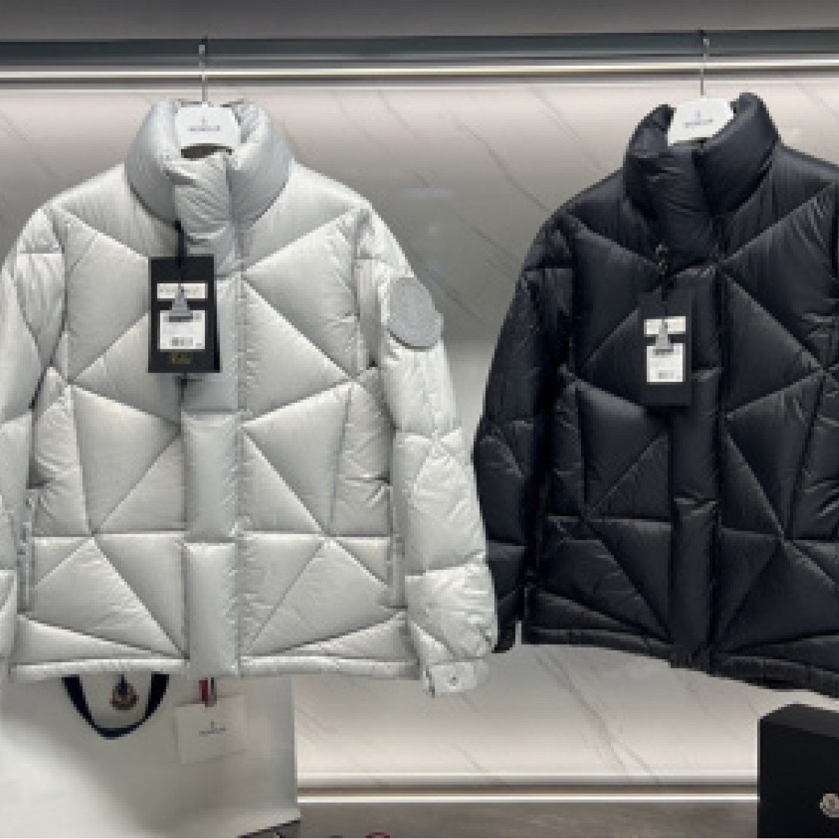 Men's Moncler Down Jacket  (7)