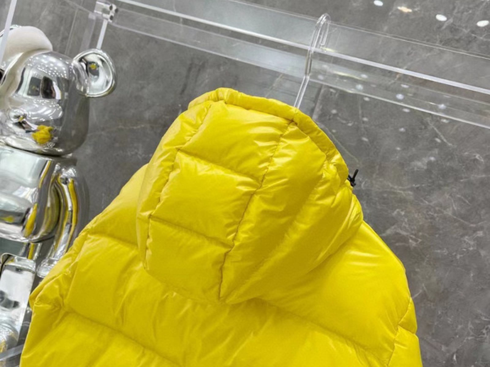 Moncler Jacket  蒙口新款错位双拉链设计，设计感满满。 颜色：黑色 黄色