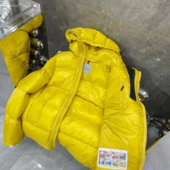 Moncler Jacket  蒙口新款错位双拉链设计，设计感满满。 颜色：黑色 黄色