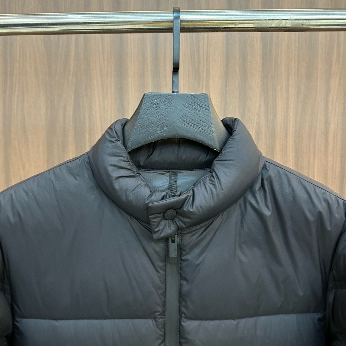 Moncler Peuterey logo-patch Padded Jacket