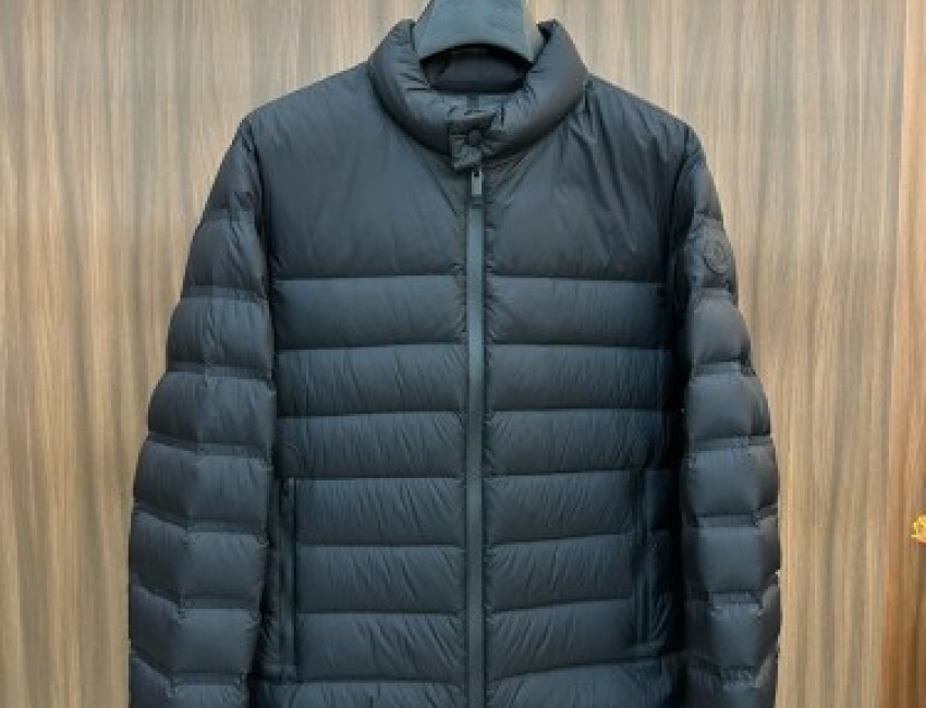Moncler Peuterey logo-patch Padded Jacket