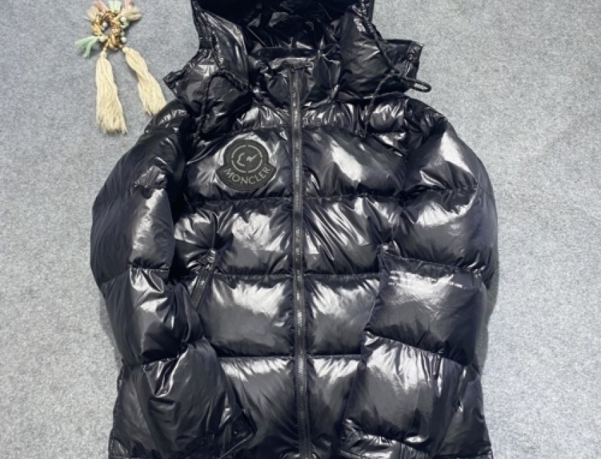 Moncler hantium