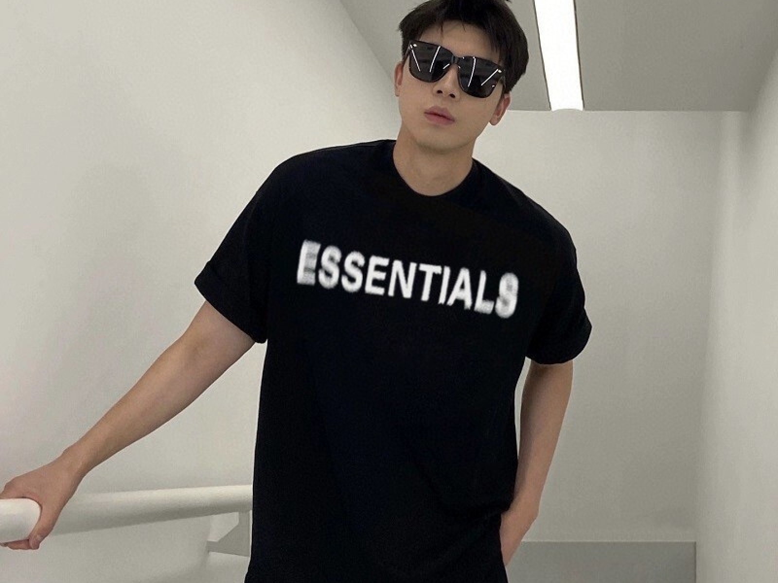 FOG Fear Of God ESSENTIALS T-shirt
