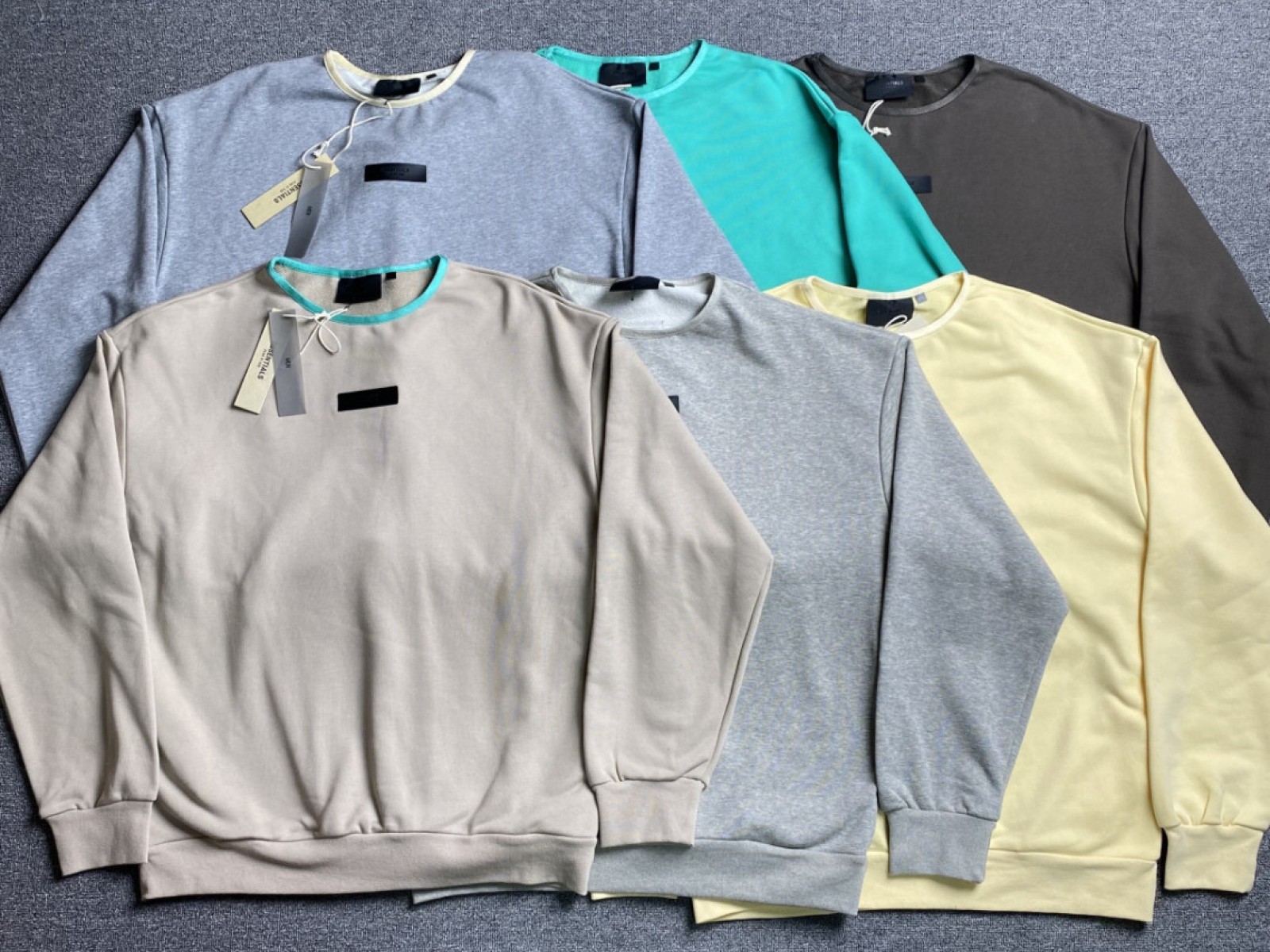 FOG FEAR OF GOD ESSENTIALS Crewneck