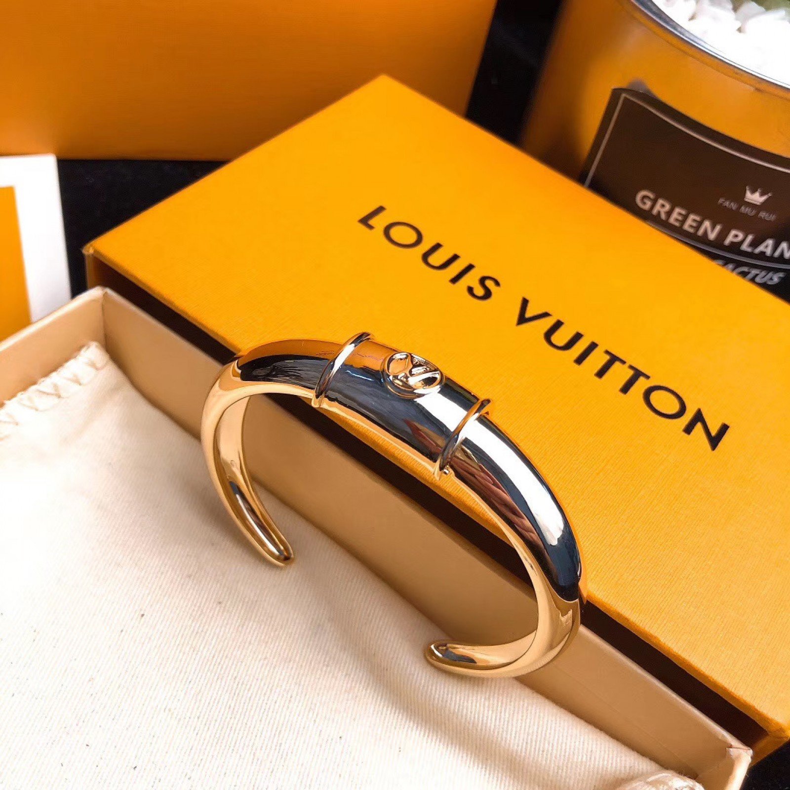LV Bracelet 111117L